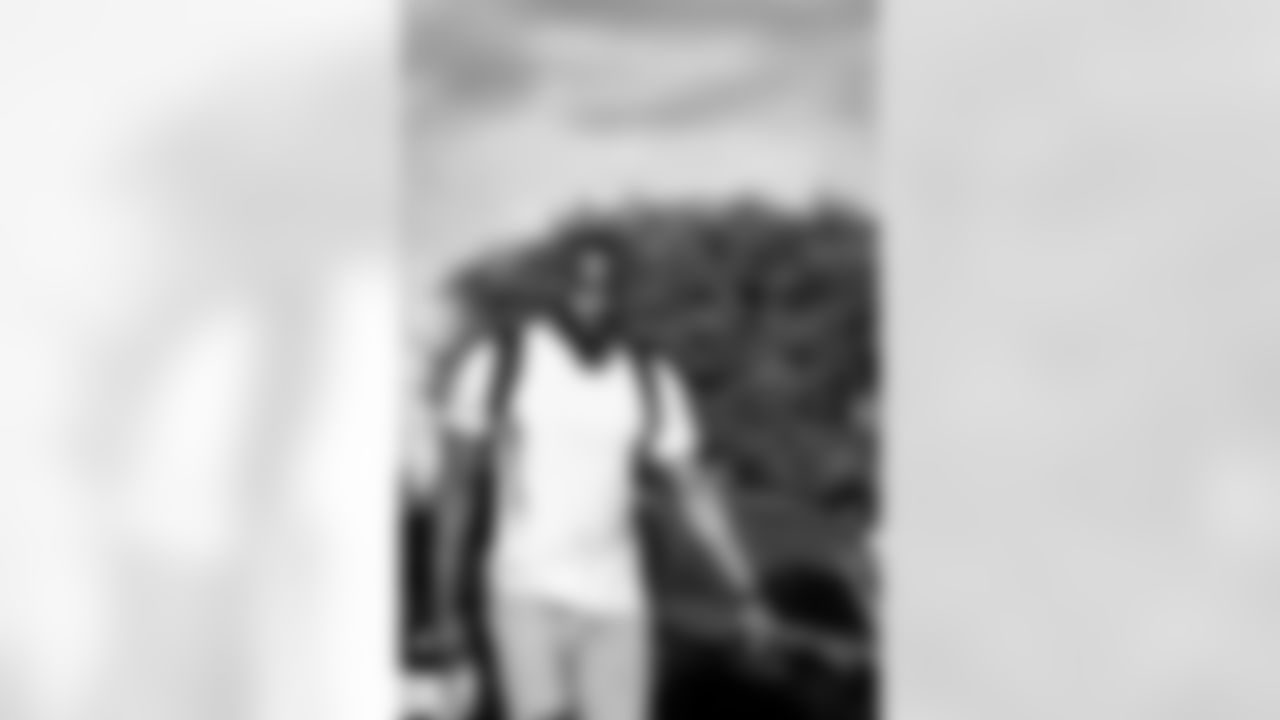 TE Chris Manhertz (85)