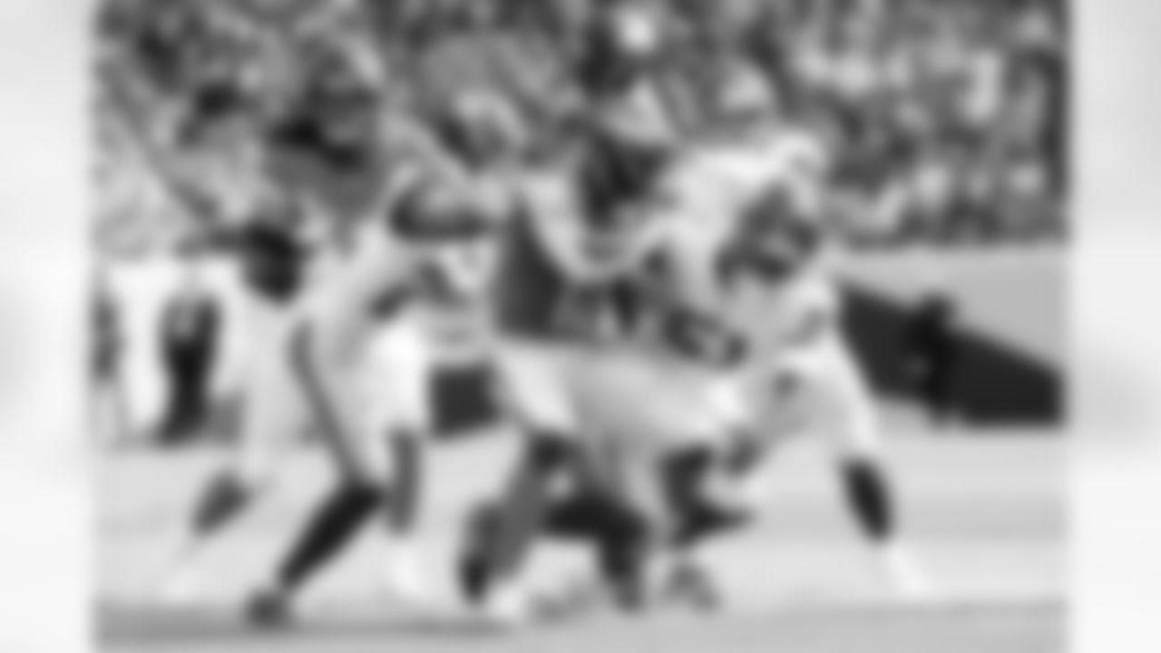 OLB Abdul Carter (51), CB Dru Phillips (22)