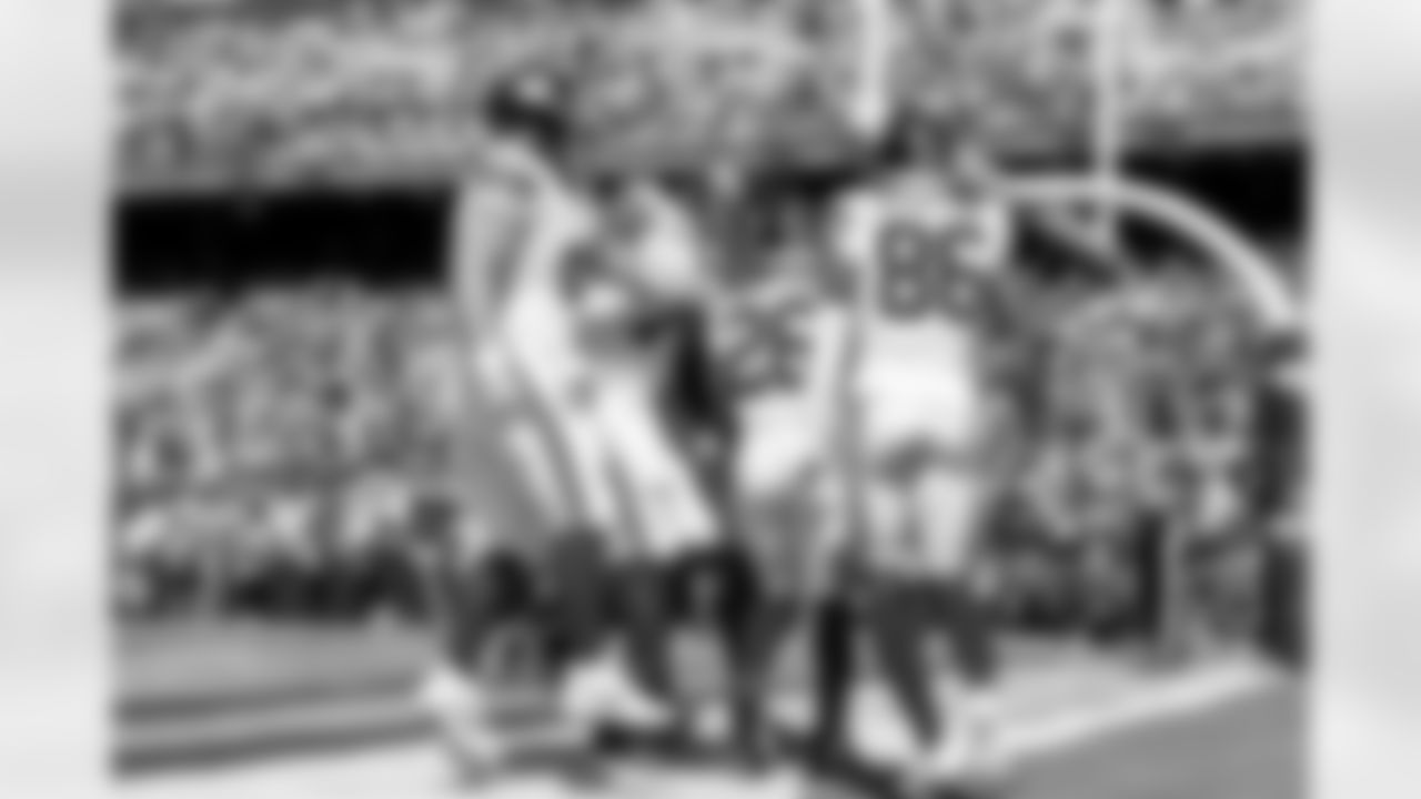 C John Michael Schmitz Jr. (61), T Andrew Thomas (78), RB Devin Singletary (26), WR Darius Slayton (86)