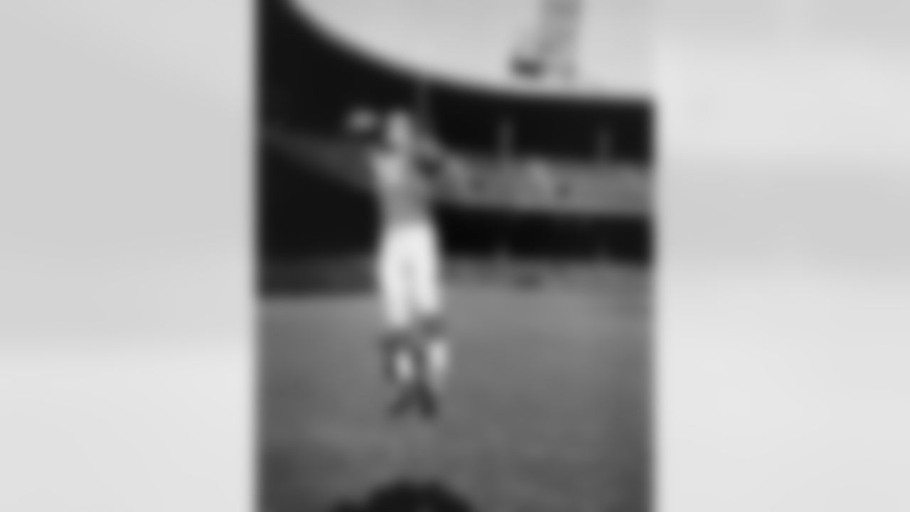 QB Bobby Layne - Chicago Bears (1948)
