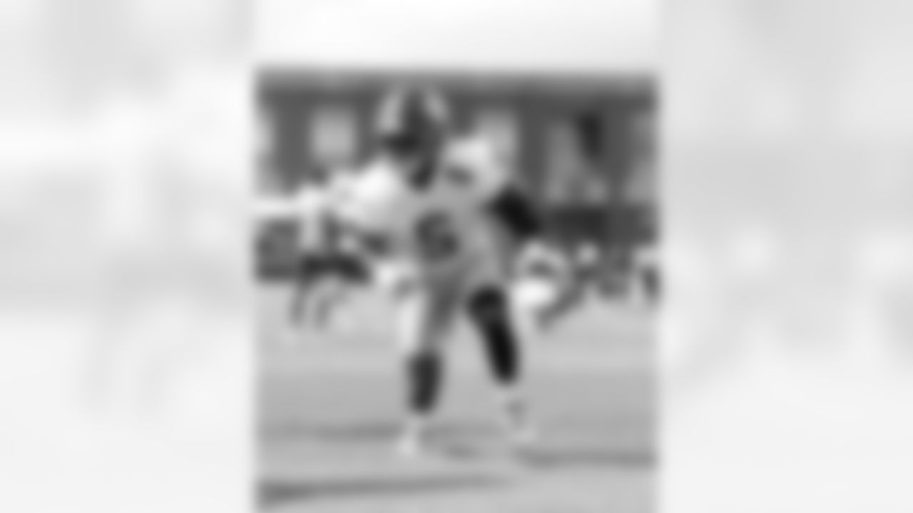 OLB Kayvon Thibodeaux (5)