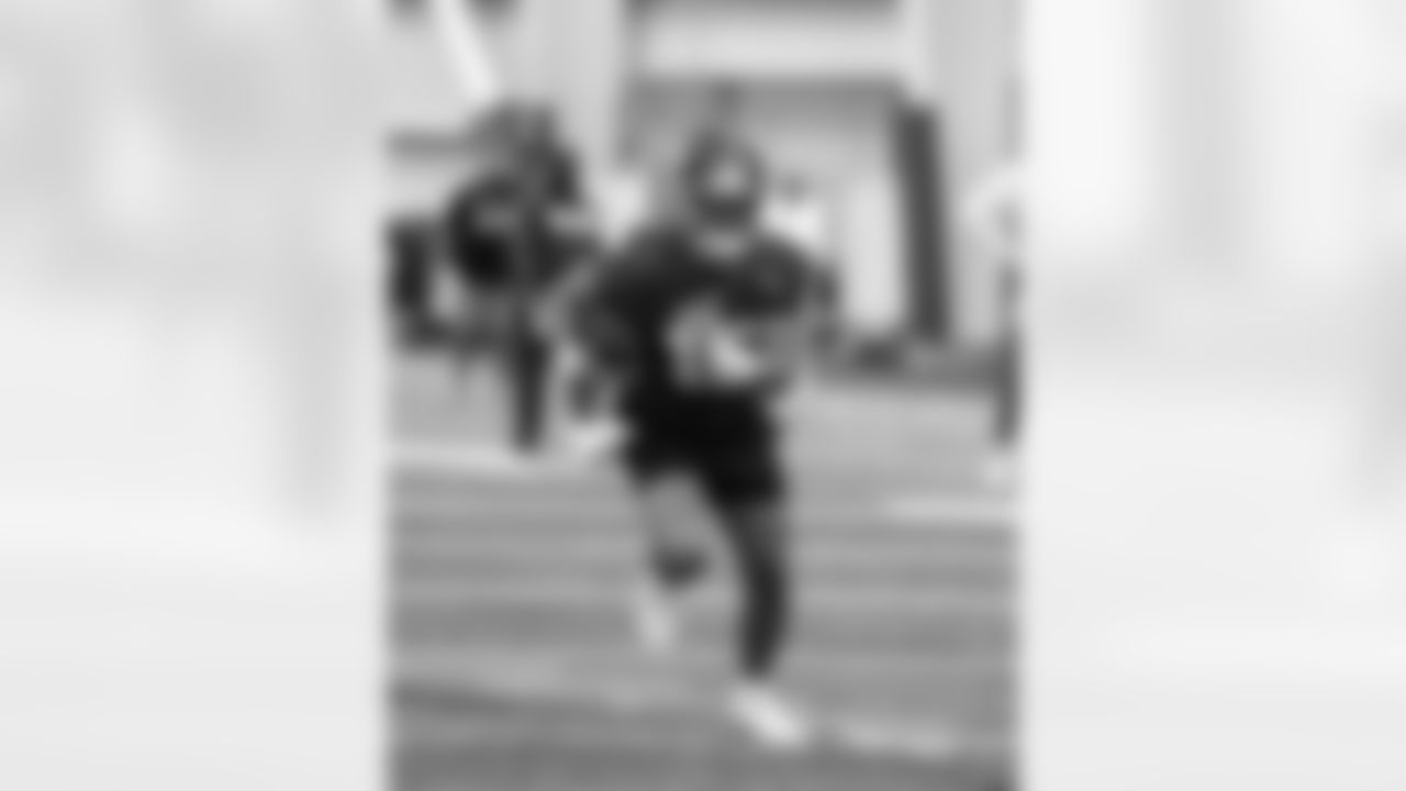 QB Tommy DeVito (15)