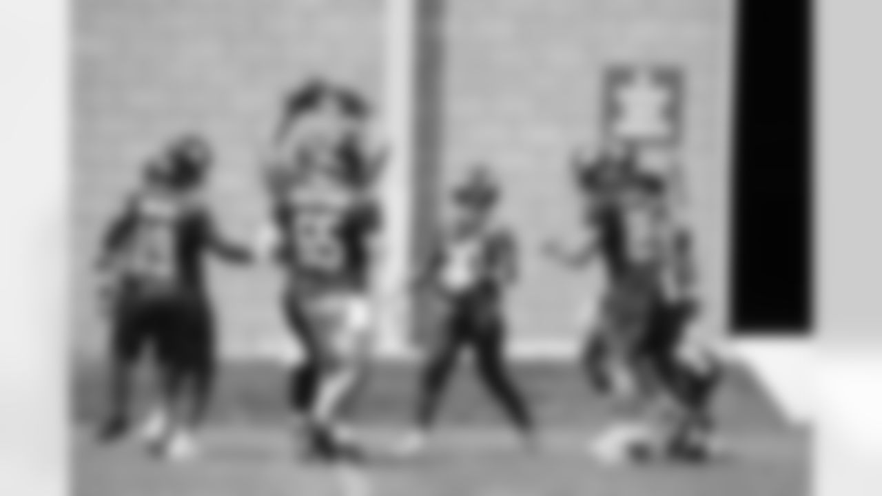 RB Eric Gray (20),QB Jameis Winston (19),TE Greg Dulcich (89),G Austin Schlottmann (65)