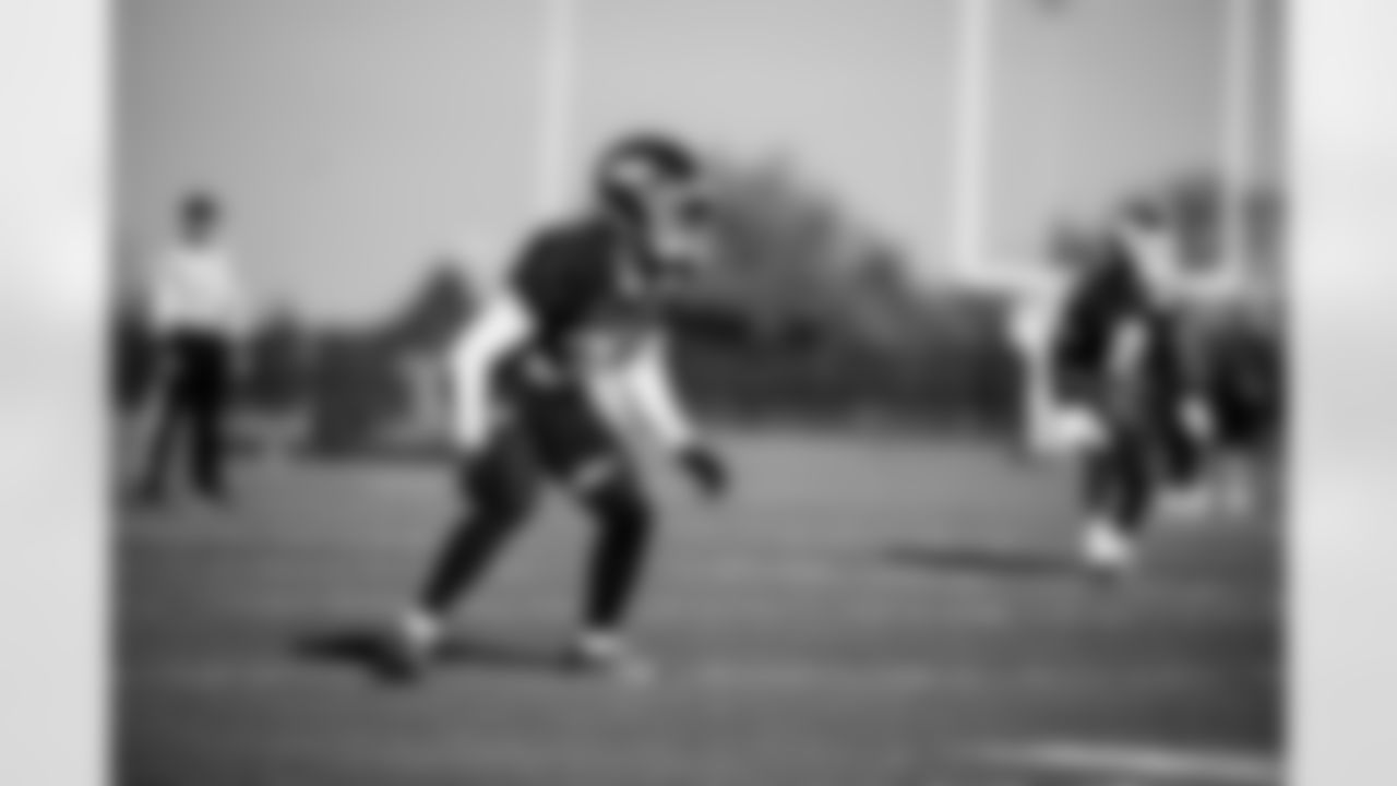 CB Jarrick Bernard-Converse (35)