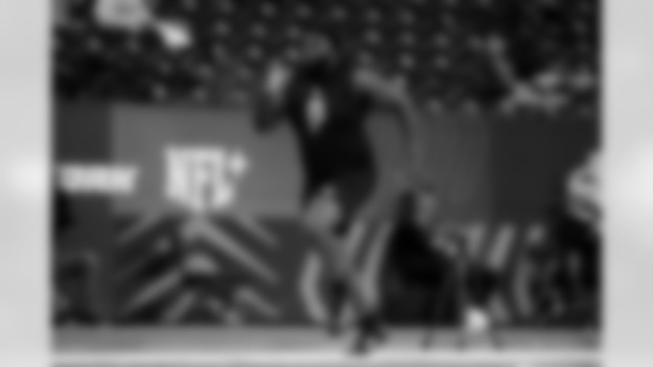 Texas Tech defensive lineman Lee Hunter (15) runs the 40-yard dash during the 2026 NFL Scouting Combine on Thursday, February 26, 2026 in Indianapolis, Indiana. (Cooper Neill/NFL)