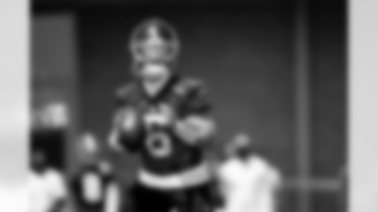 QB Jaxson Dart (6)