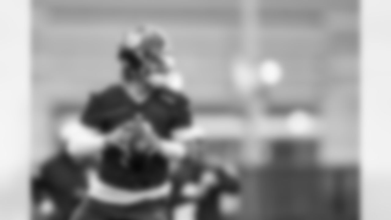 QB Jaxson Dart (6)