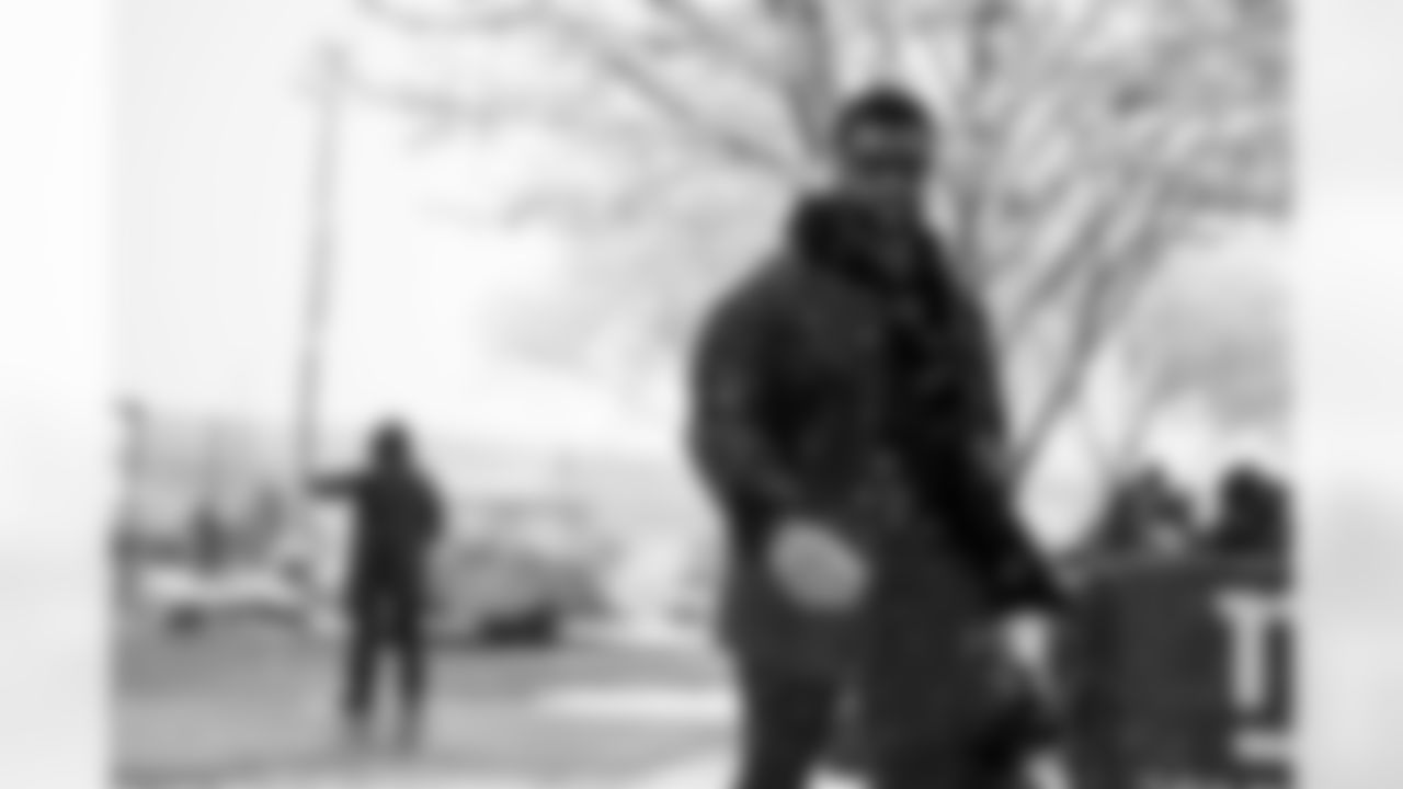 QB Russell Wilson (3)