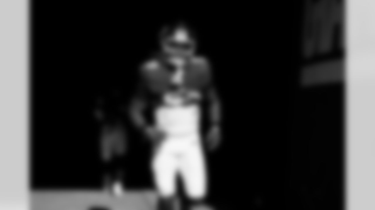 RB Tyrone Tracy Jr. (29)