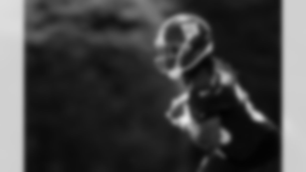 RB Dante Miller (25)