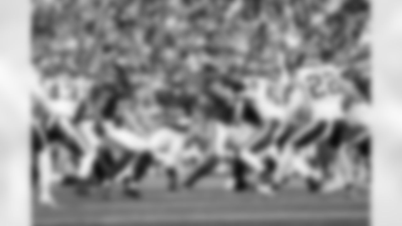 RB Tyrone Tracy Jr. (29)