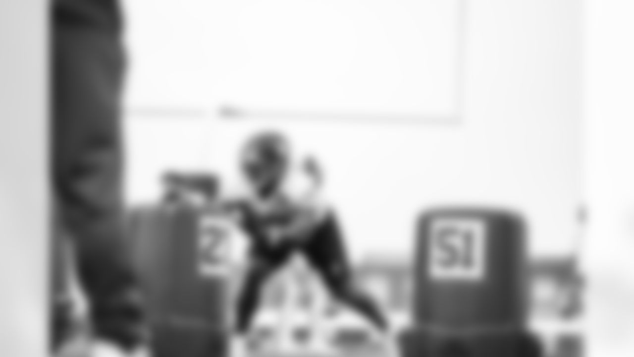 DL Rakeem Nuñez-Roches (93)