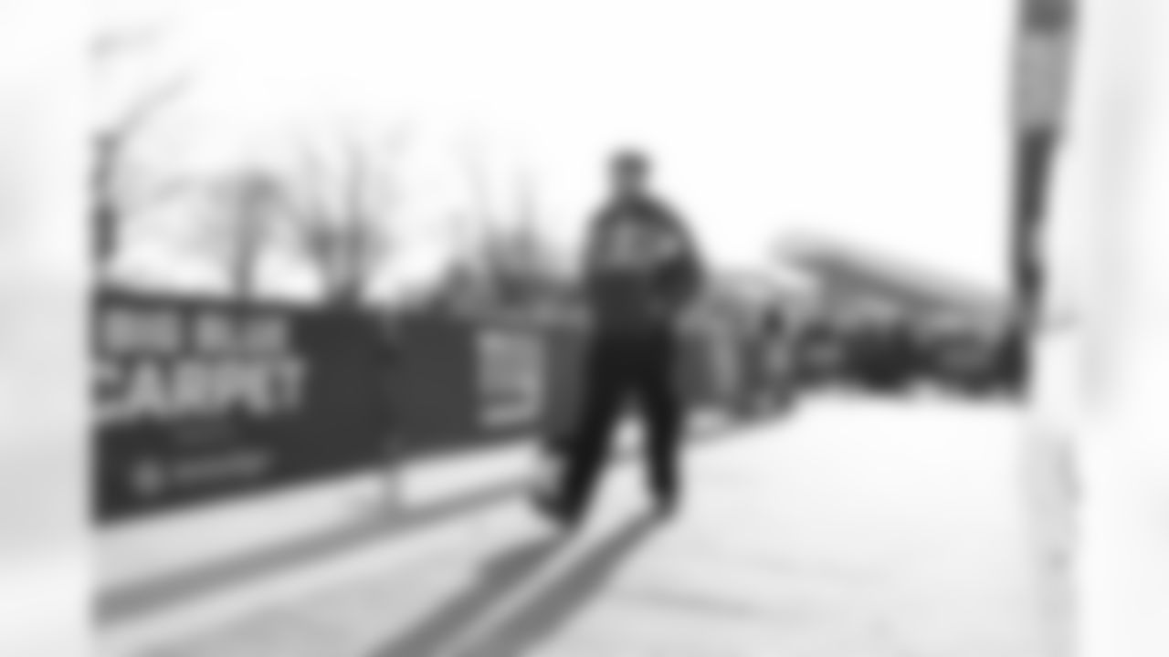 TE Theo Johnson (84)