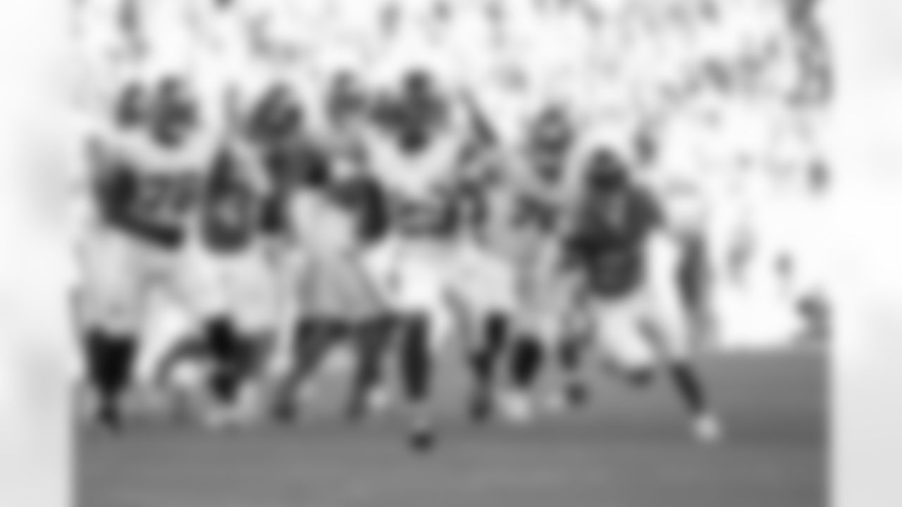 RB Tyrone Tracy Jr. (29)