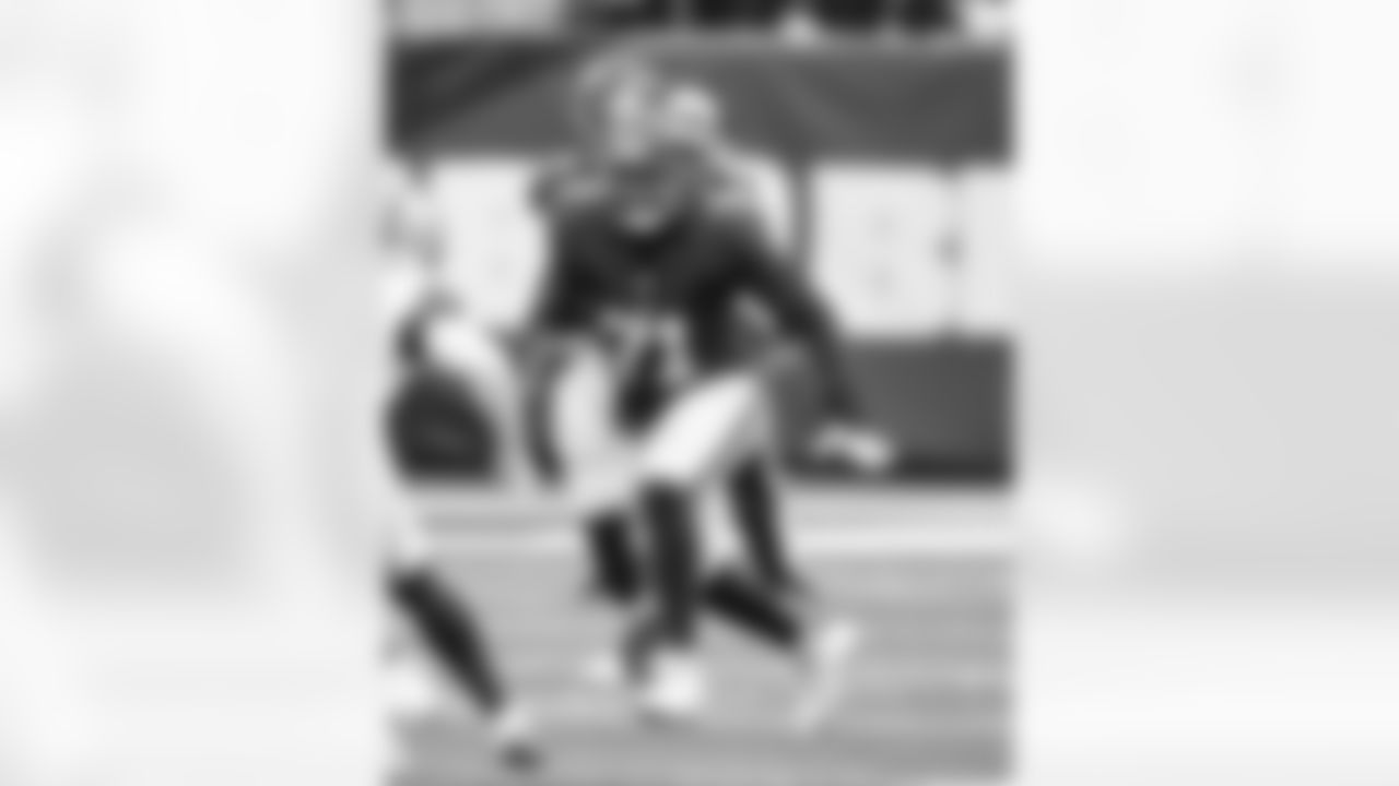 New York Giants offensive tackle Marcus Mbow (71)