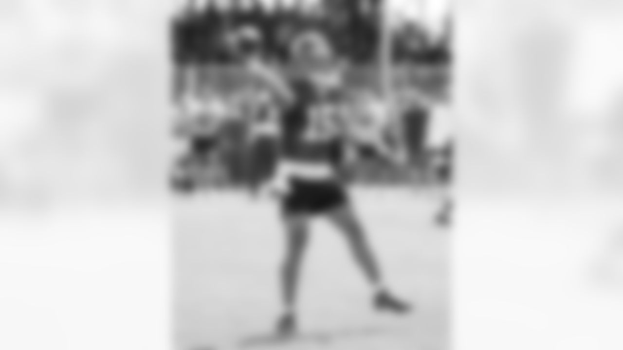 QB Tommy DeVito (15)