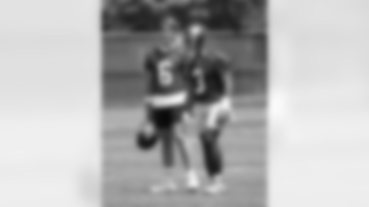 QB Jaxson Dart (6),QB Russell Wilson (3)