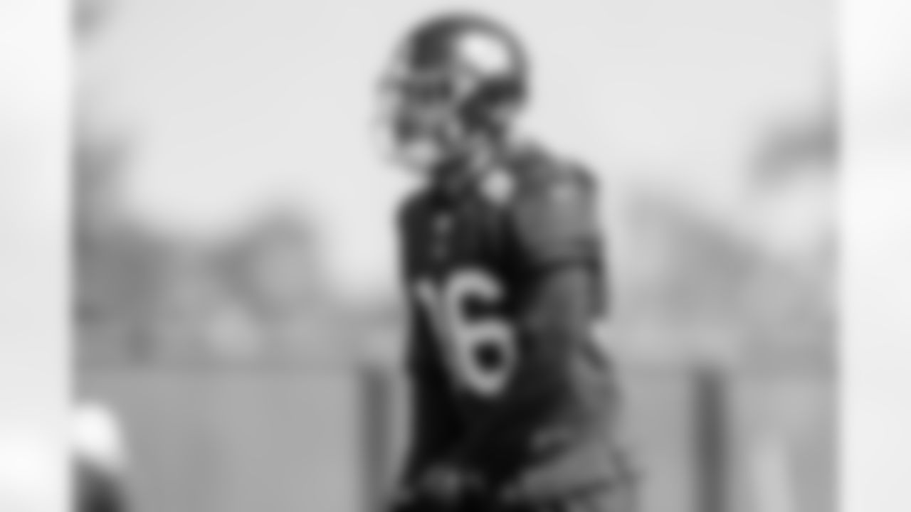 LB Curtis Bolton - Activated, from Practice Squad (Standard Elevation) (November 9)