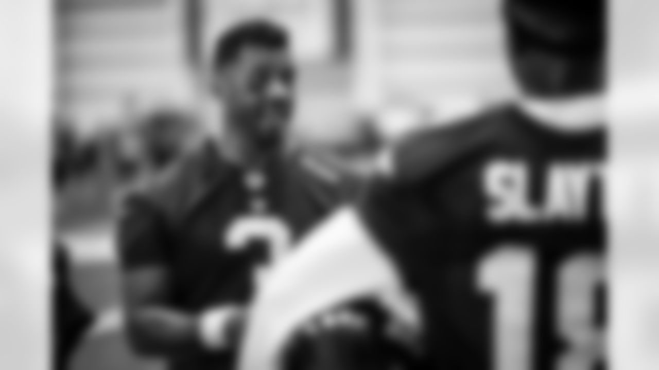 QB Russell Wilson (3)