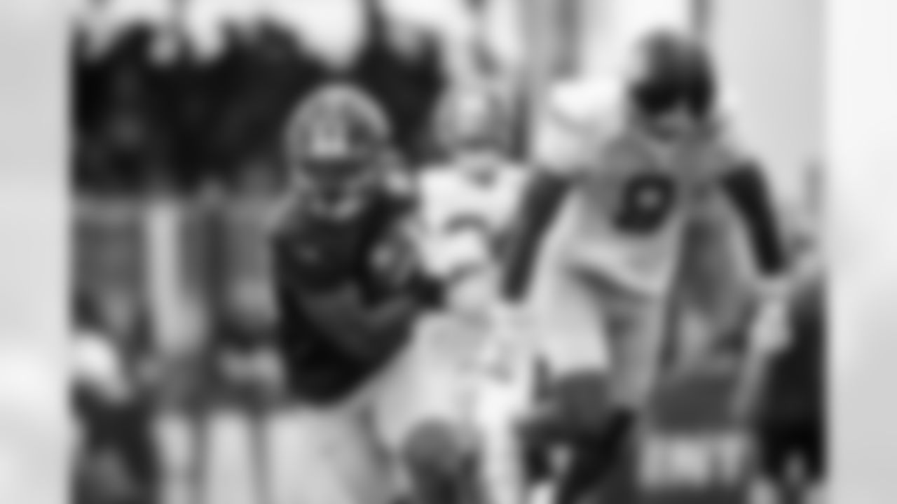 RB Tyrone Tracy Jr. (29)