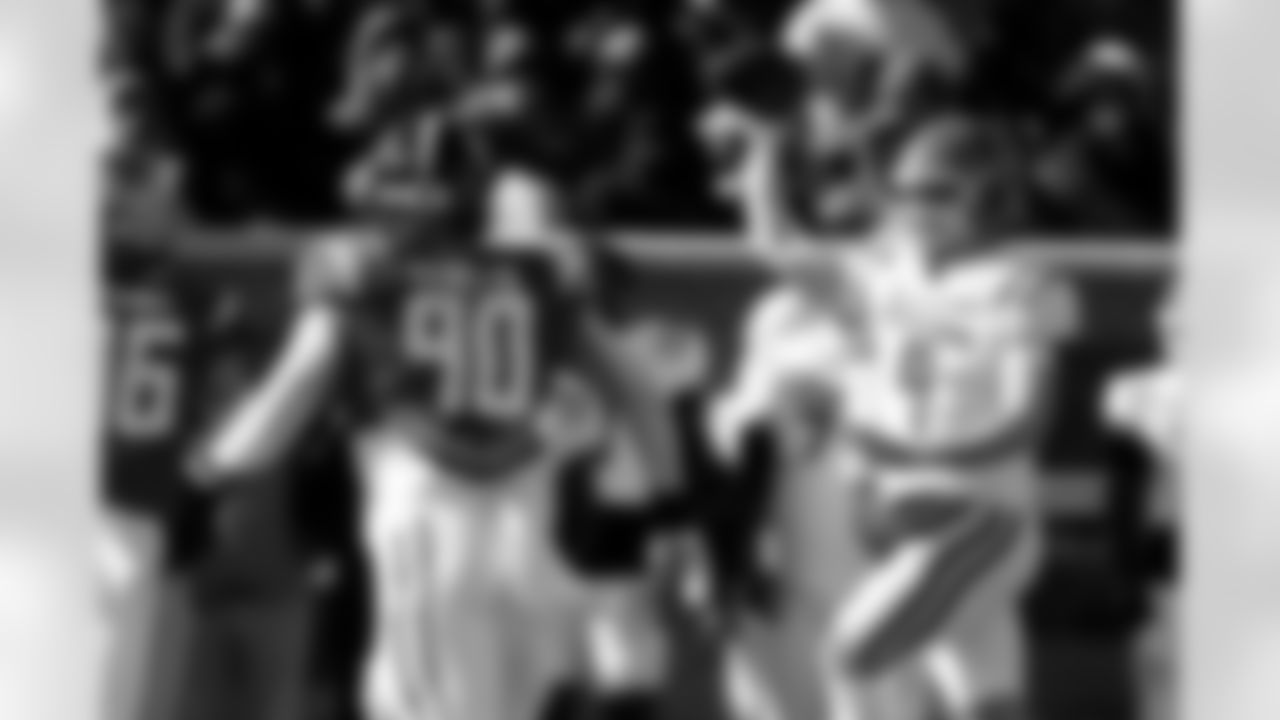 American Team quarterback Luke Altmyer (9), of Illinois, throws a pass during the first half of the Senior Bowl NCAA college football game Saturday, Jan. 31, 2026, in Mobile, Ala. (AP Photo/Butch Dill)