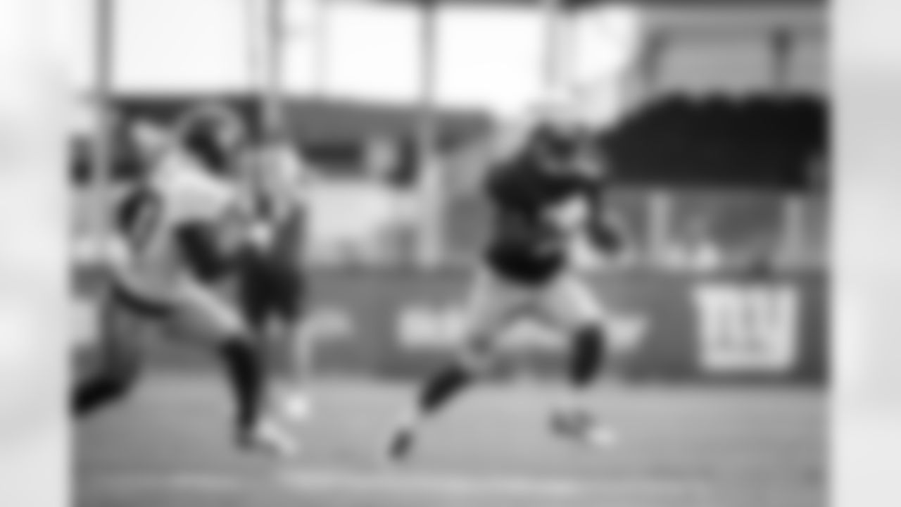 RB Jonathan Ward (23)