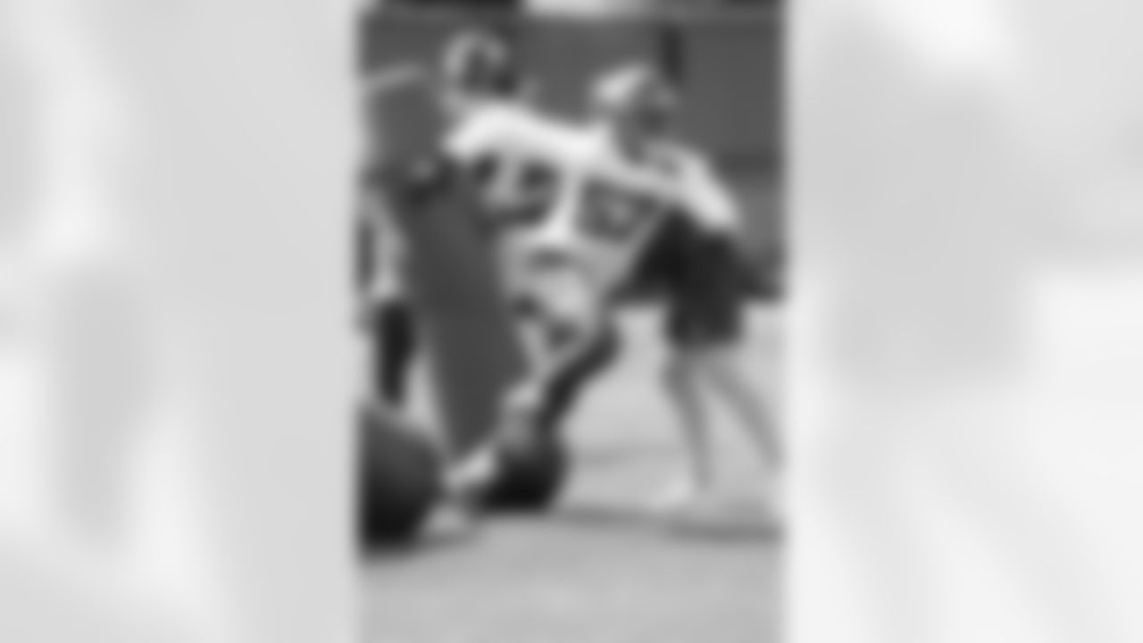 DL Chauncey Golston (57)