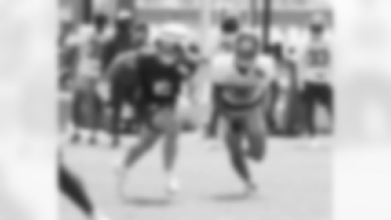 WR Dalen Cambre (5), CB Korie Black (25)