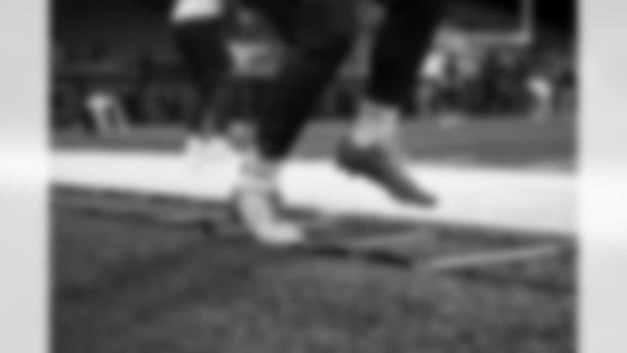 TE Daniel Bellinger (82)