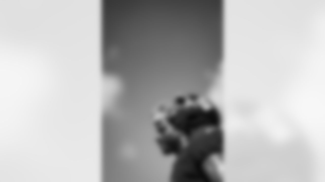 QB Russell Wilson (3)