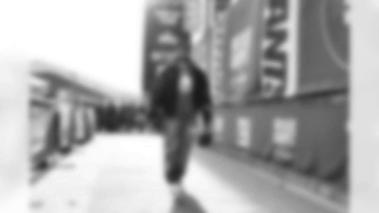 RB Tyrone Tracy Jr. (29)