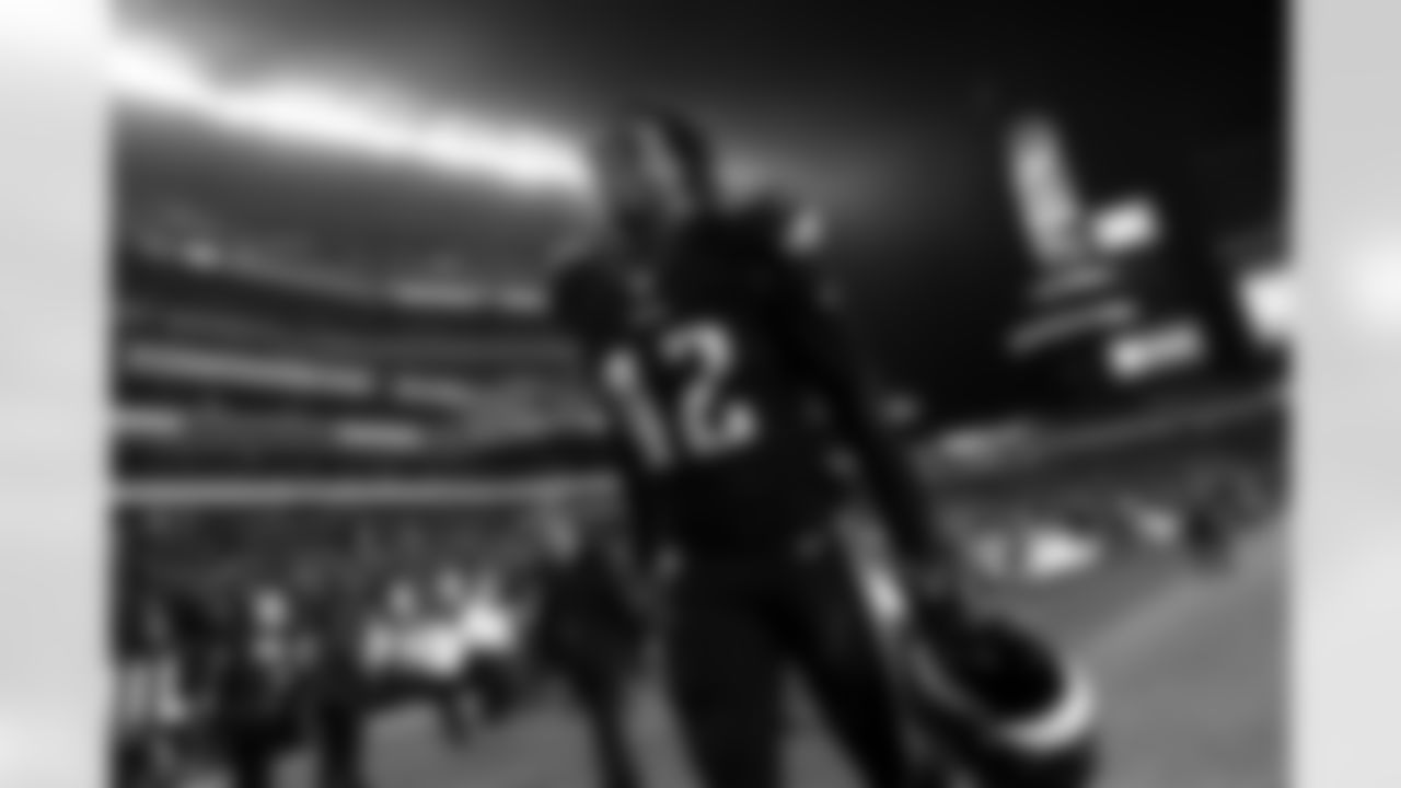 Philadelphia Eagles safety K'Von Wallace (42) celebrates as he jogs off the field after an NFL football game against the Green Bay Packers, Sunday, Nov. 27, 2022 in Philadelphia. (Kevin Sabitus via AP)