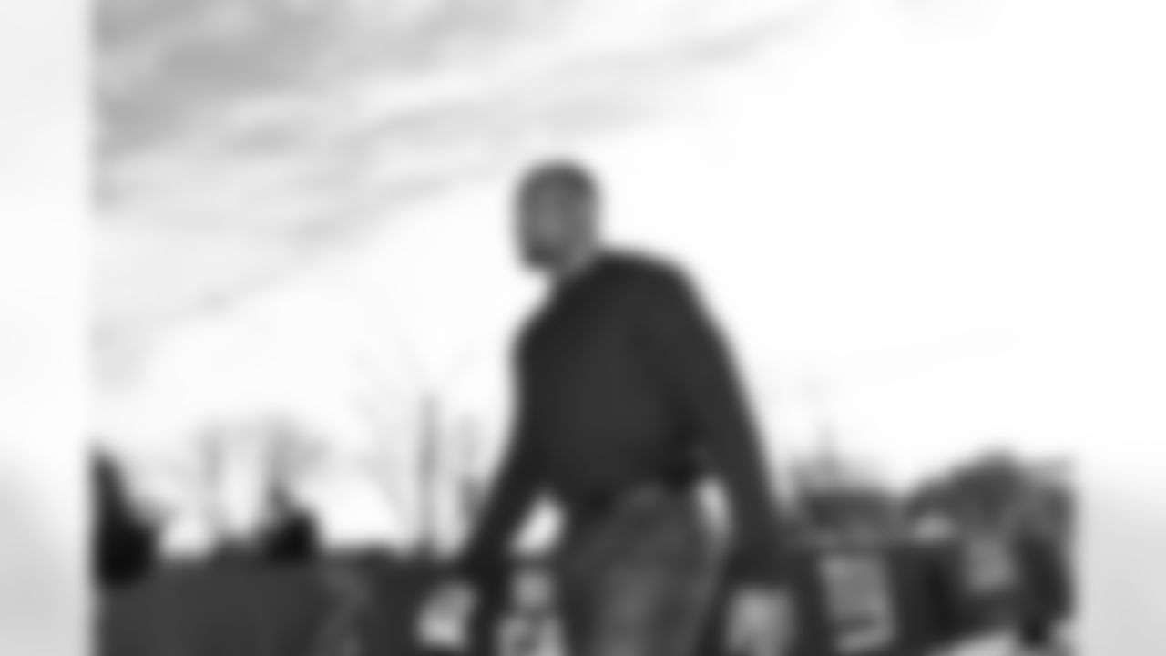 TE Chris Manhertz (85)