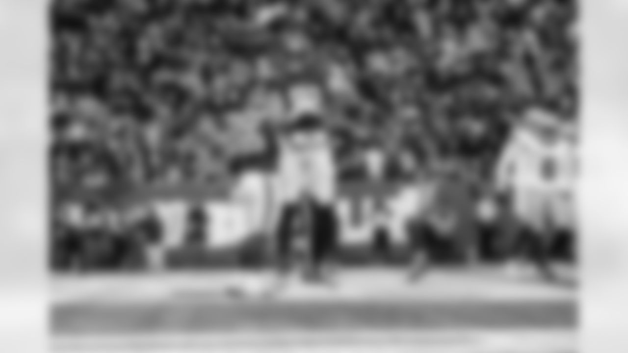 TE Daniel Bellinger (82)