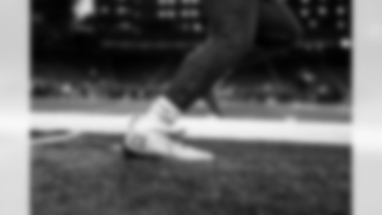 TE Daniel Bellinger (82)