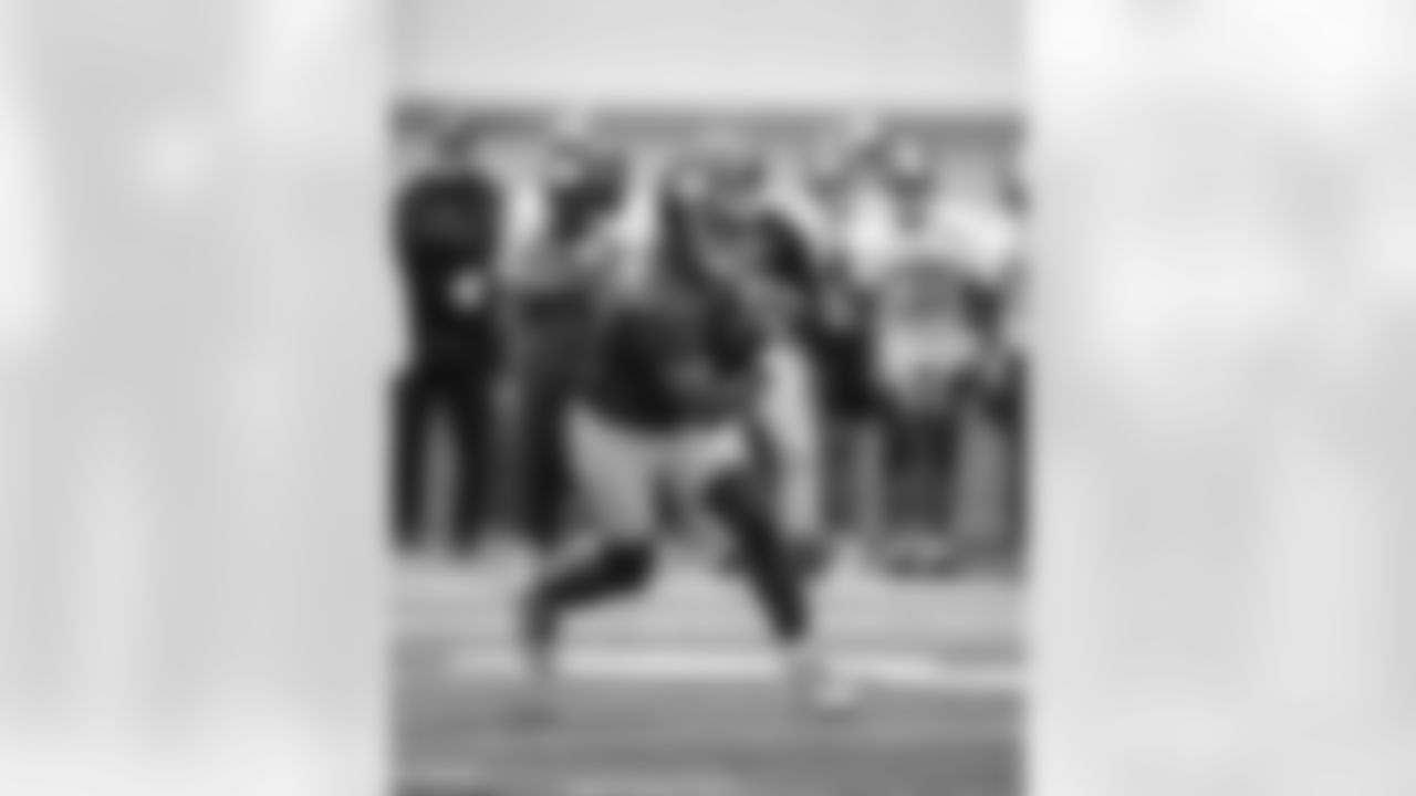QB Russell Wilson (3)
