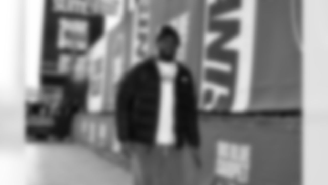 LB Neville Hewitt (47)