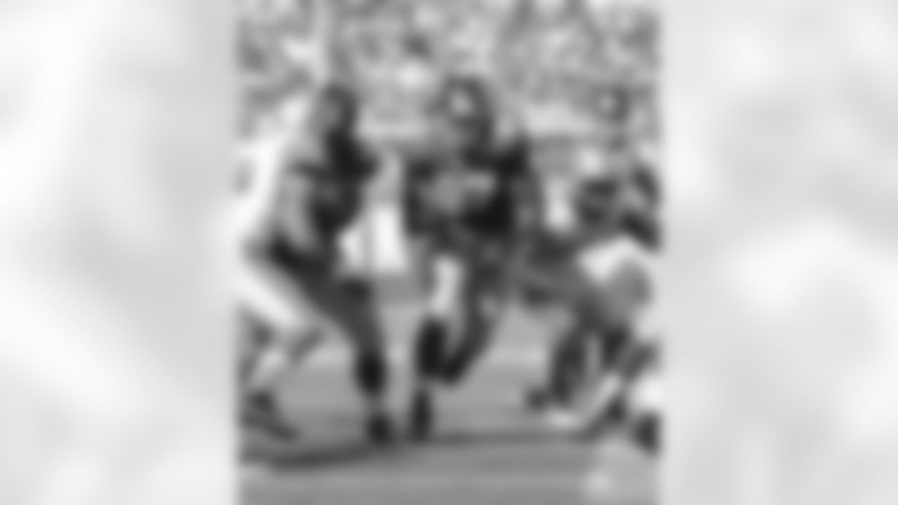 New York Giants running back Brandon Jacobs (27) carries the ball against the Detroit Lions in a week 6 NFL football game at the New Meadowlands Stadium in East Rutherford, New Jersey on Sunday October 17, 2010 (AP Photo/Evan Pinkus)