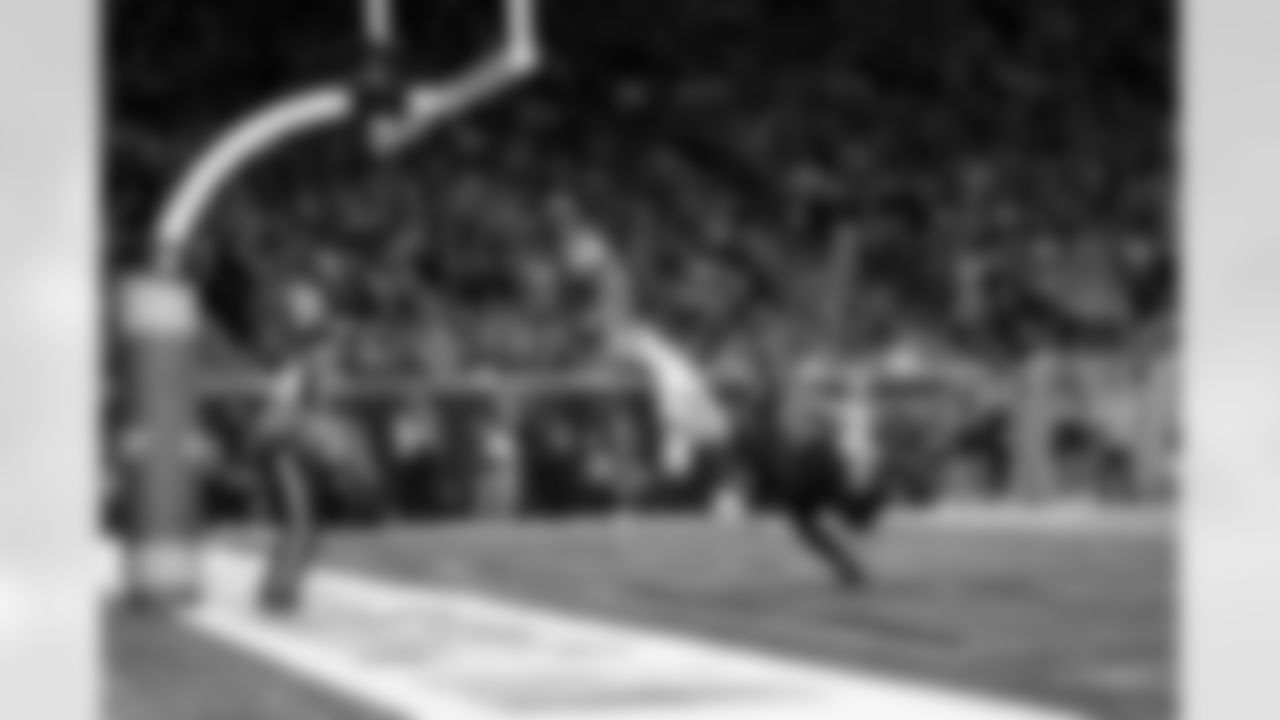 WR Isaiah Hodgins (89)