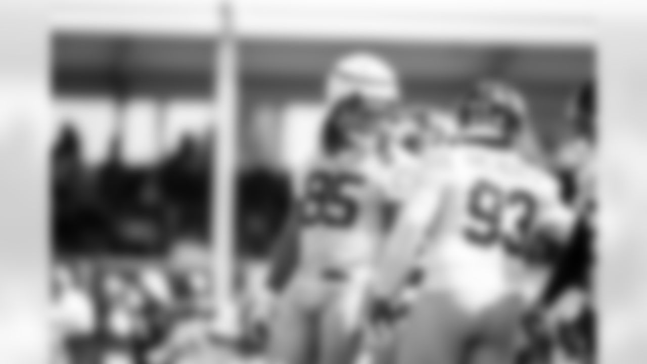DT Roy Robertson-Harris (95)