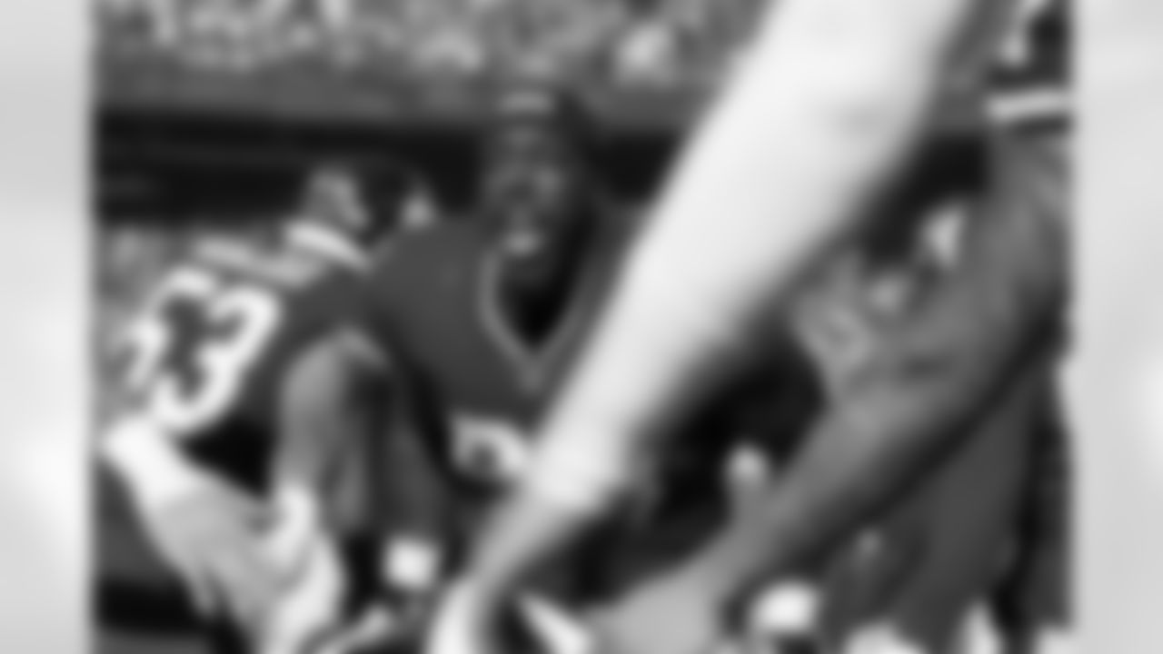 DL Rakeem Nuñez-Roches (93)