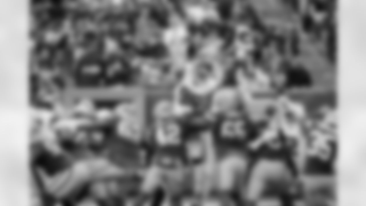 DT Roy Robertson-Harris (95)