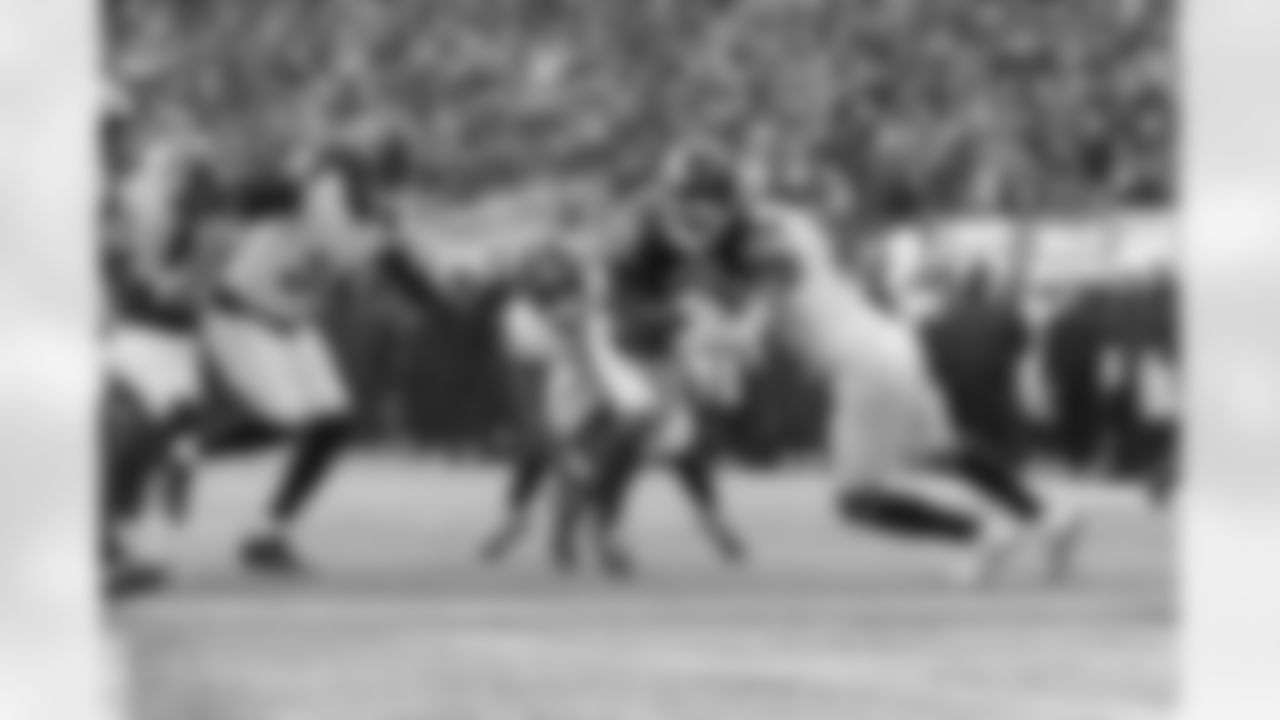 RB Tyrone Tracy Jr. (29)