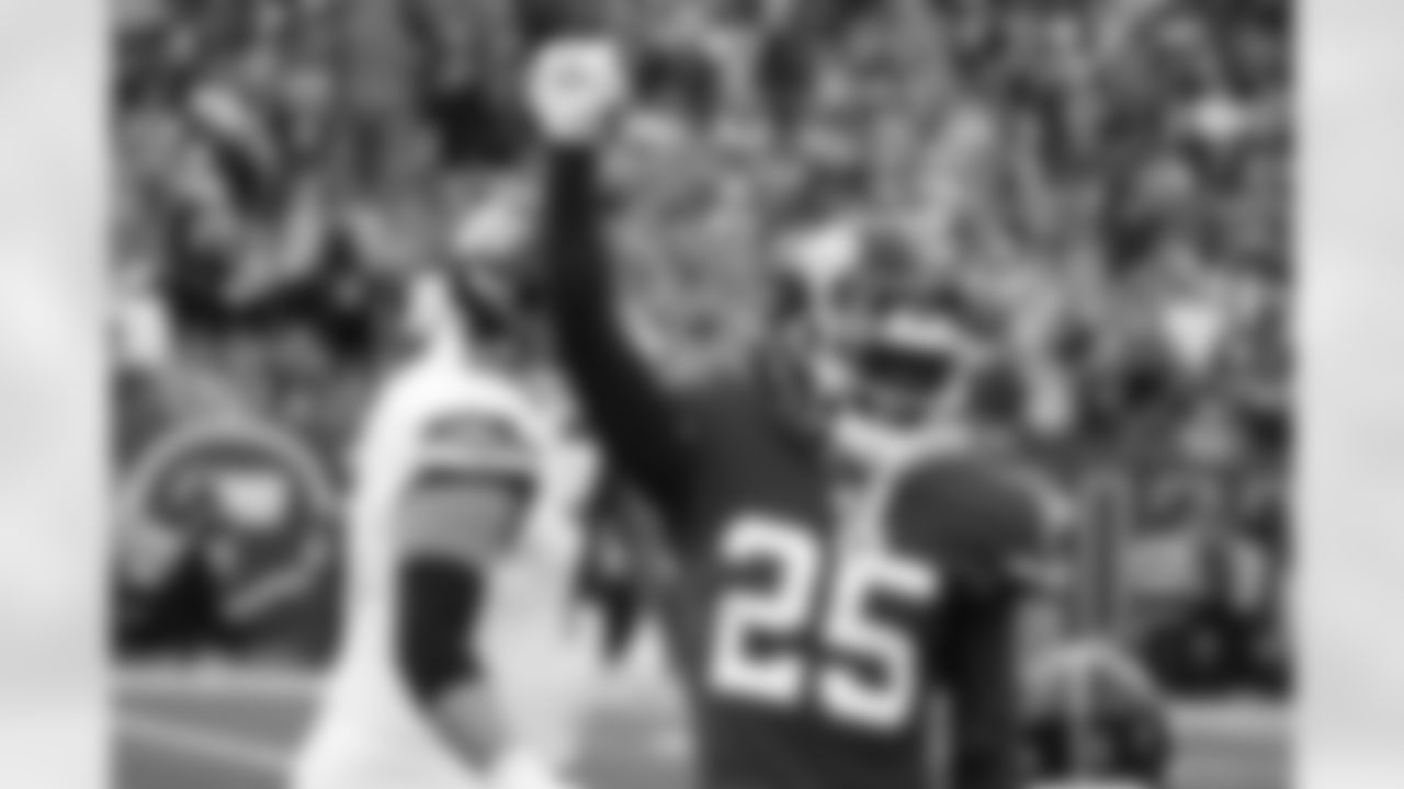 CB Deonte Banks (25)