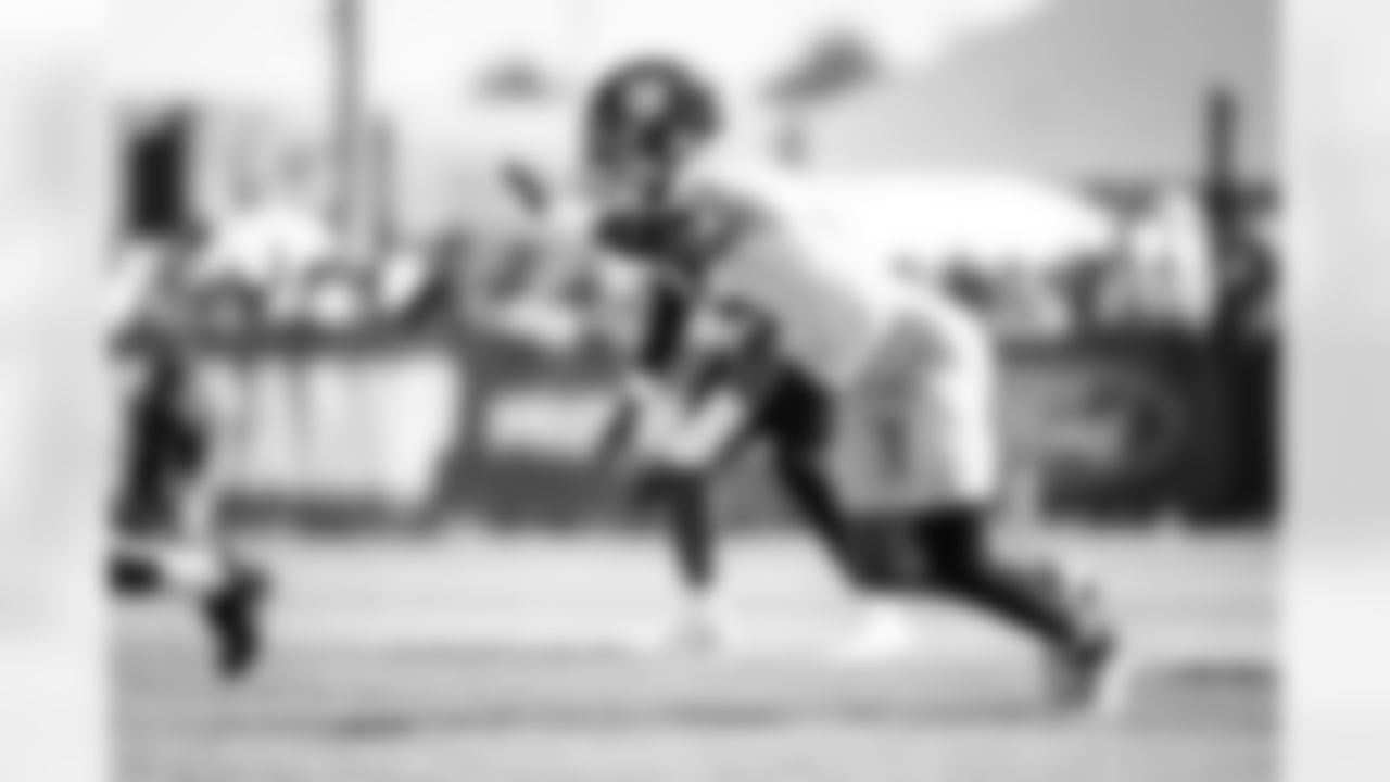 OLB Kayvon Thibodeaux (5)