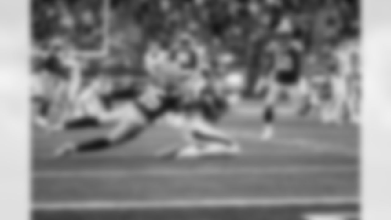 WR Isaiah Hodgins (89)