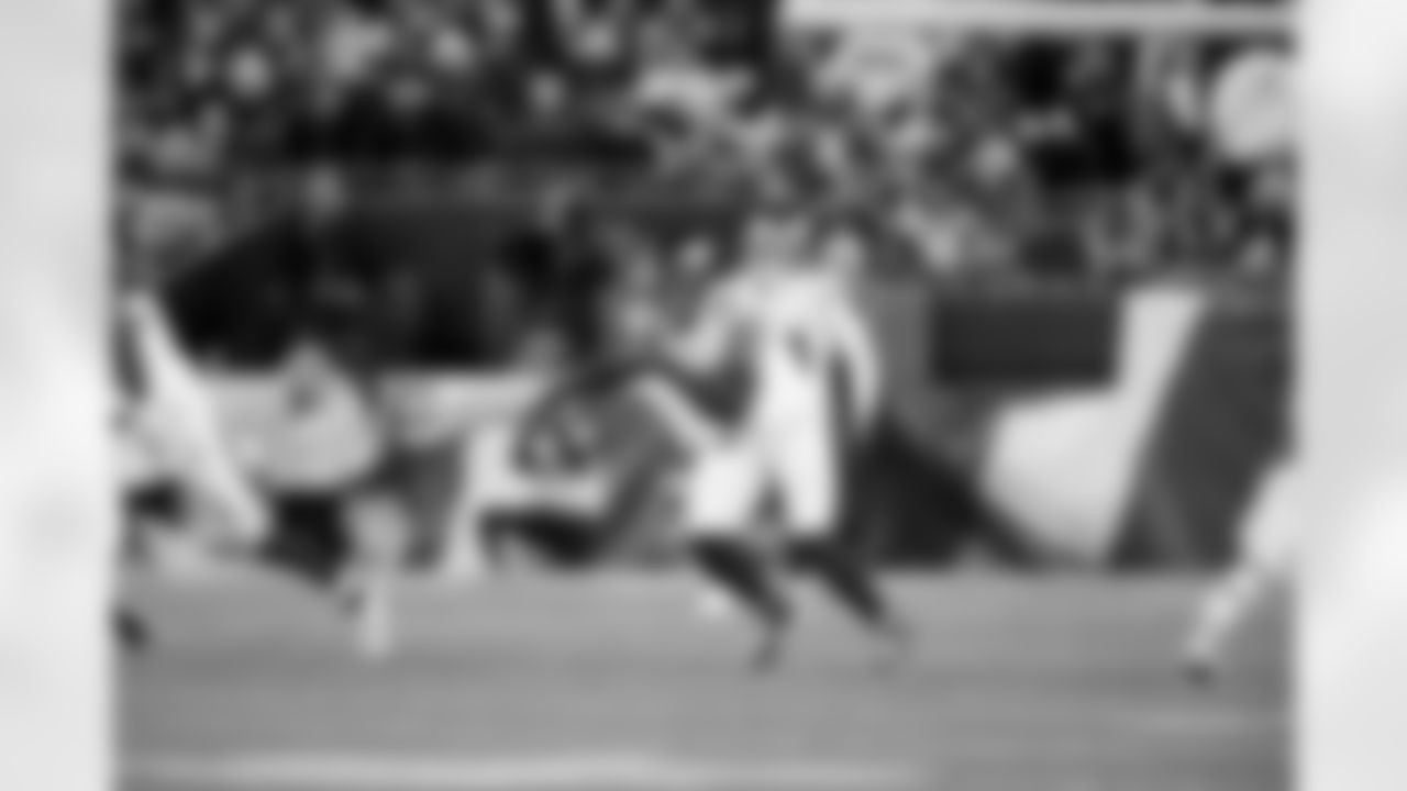 DL Chauncey Golston (57)