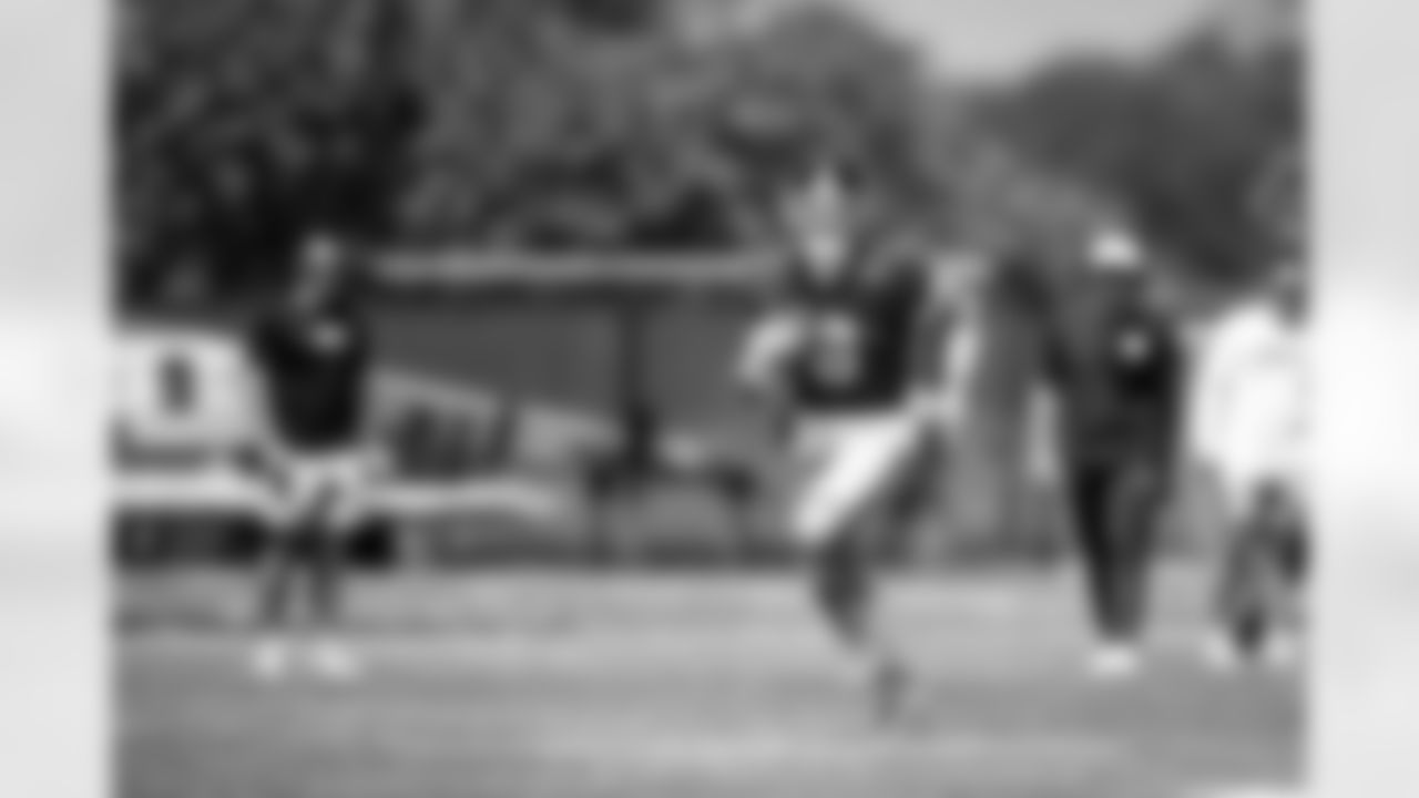 QB Jaxson Dart (6)