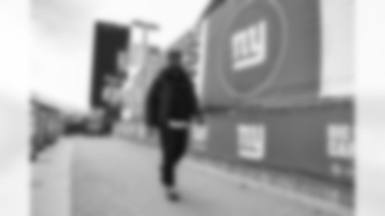 LB Neville Hewitt (47)