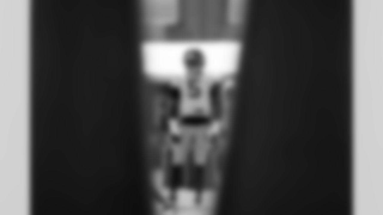 OLB Kayvon Thibodeaux (5)
